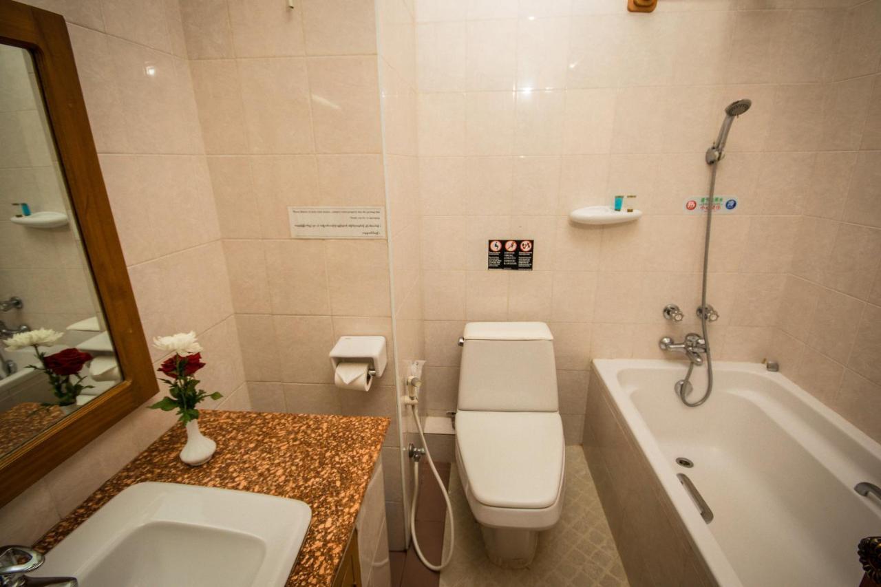 Win Unity Hotel Pyin Oo Lwin Kültér fotó
